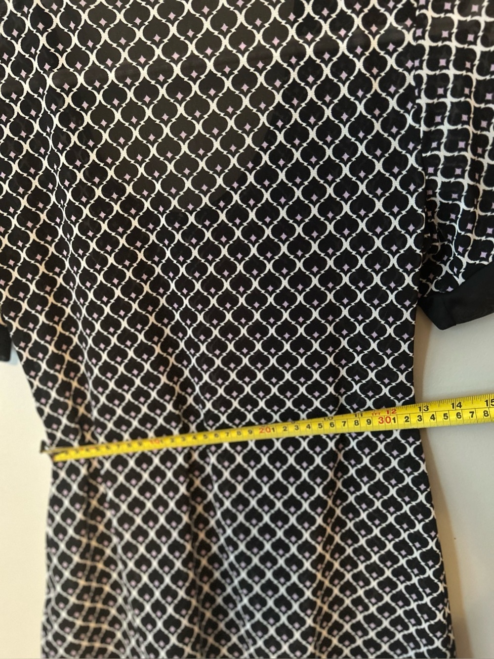 Mesh Tie-Neck Short Sleeve top - Picture 12 of 12